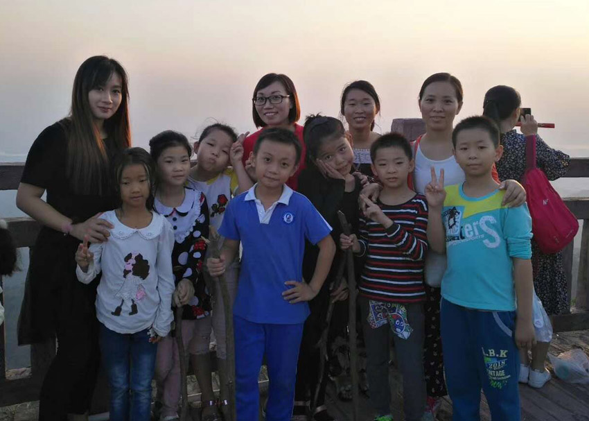 汇成家人羊台山登高节